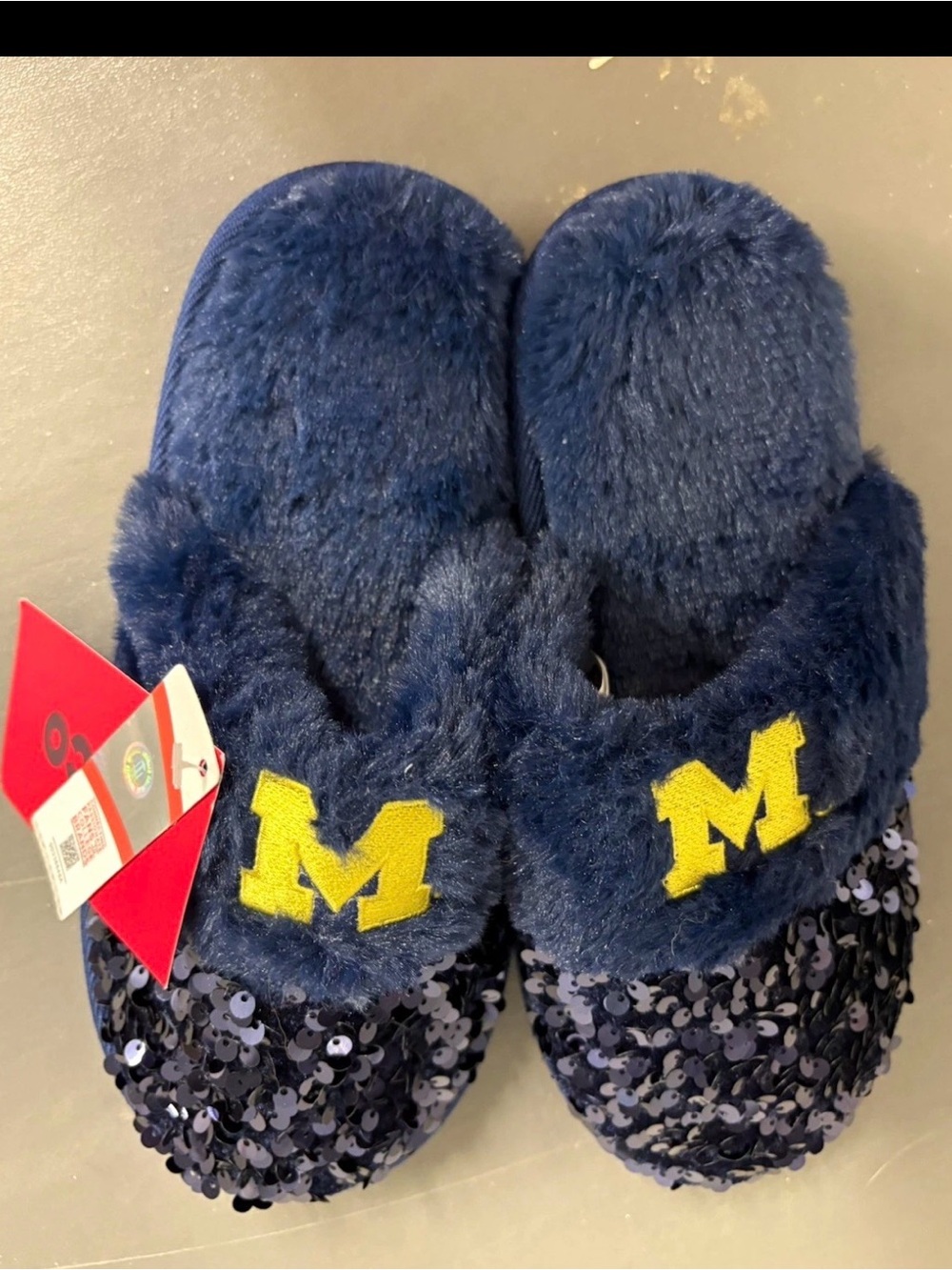 NEW women’s Sequined Michigan Wolverines Slippers Small5/6